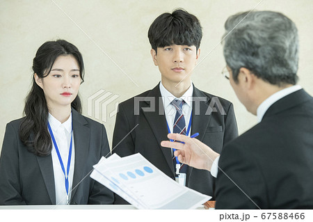 ビジネス ビジネスマン ビジネスウーマン 67588466