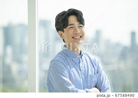 男 男性 男の子 67588490