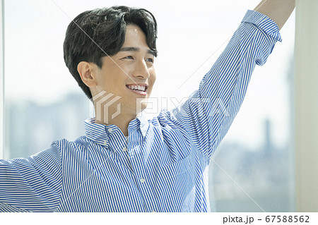 会社員 サラリーマン ビジネスマン 67588562