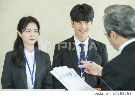 ビジネス ビジネスマン ビジネスウーマン 67588563