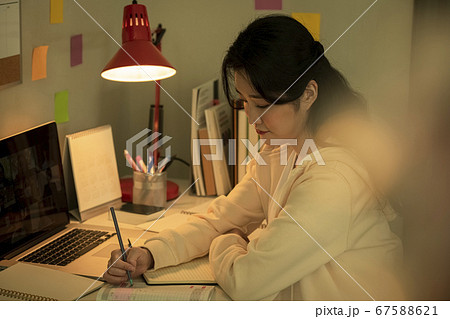 女性 女 女の子 67588621