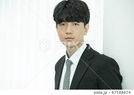 男 男性 男の子 67588674