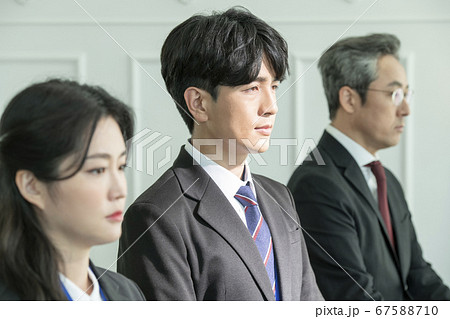 ビジネス ビジネスマン 面接 67588710