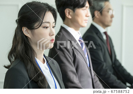 ビジネス ビジネスウーマン 面接 67588752