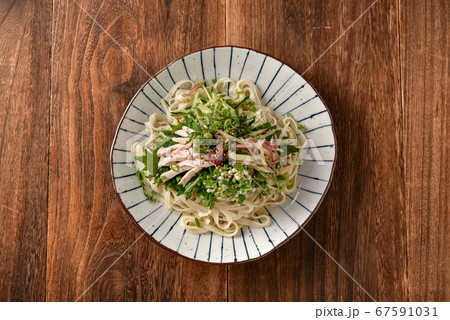 オクラときゅうりの冷やし梅うどん オクラときゅうりの冷やし梅うどん 67591031
