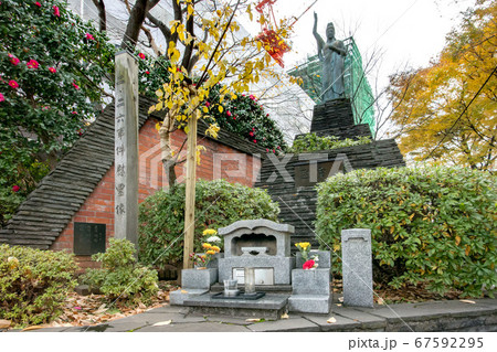 二・二六事件慰霊像 67592295