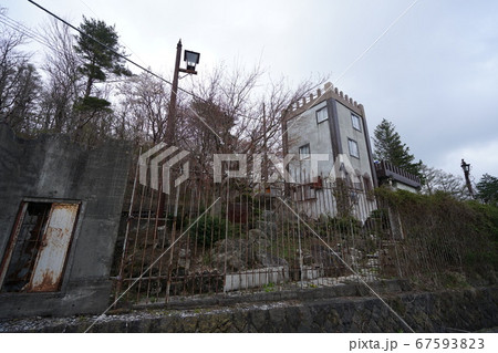 廃墟 山梨県 山中湖 ナチス博物館の写真素材
