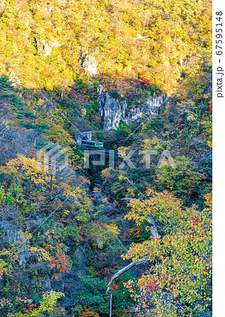 宮城県 鳴子峡 見頃時期の紅葉の写真素材