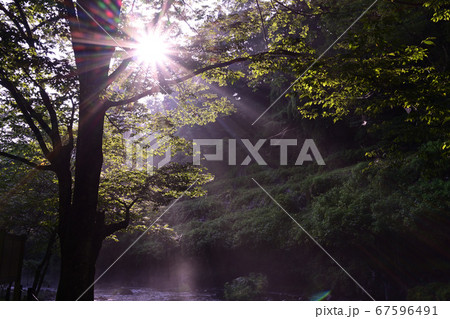 太郎・次郎の滝　山梨県都留市 67596491