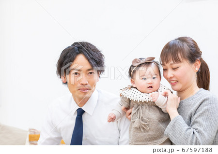 3人家族 67597188