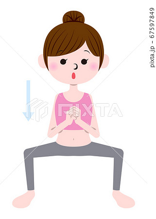 スクワットする女性 67597849