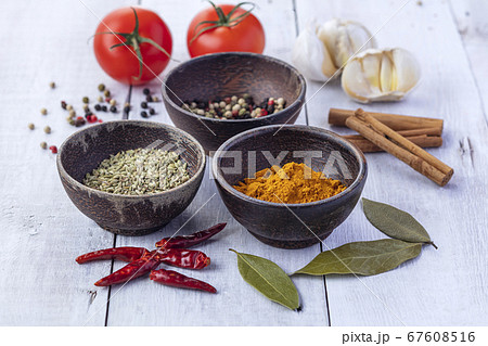 カレー材料のスパイスイメージ 67608516