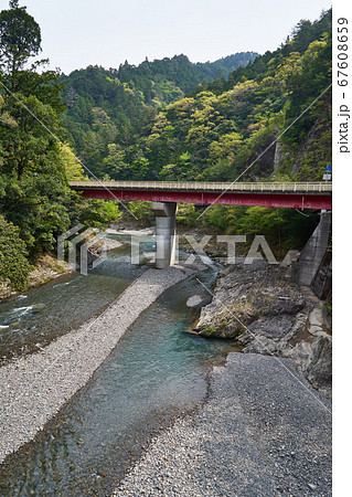 和歌山県　日高川と国道371号 67608659