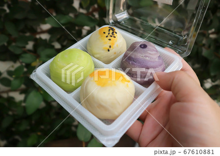 Chinese Spring Rolls, moon cake 67610881