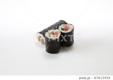 白バックの鉄火巻き 67615459