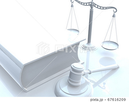 白い司法イメージ　小槌（ガベル）　天秤　六法全書　3DCGイラスト 67616209