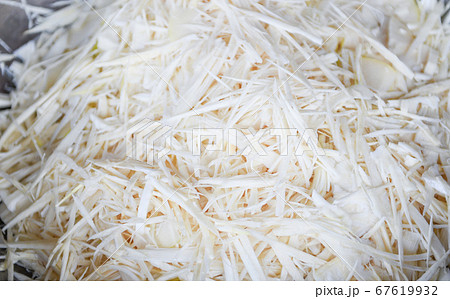 Bamboo shoot sliced shredded for cooked food - 67619932