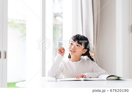 勉強、女の子 勉強、女の子 67620190