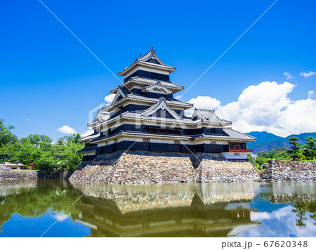 国宝　松本城 67620348