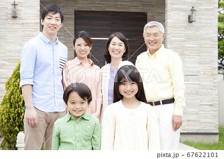 三世代家族ポートレート 三世代家族ポートレート 67622101