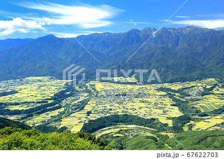 陣場形山より望む伊那谷と中央アルプス 67622703