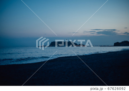 日が沈む前の江ノ島 日が沈む前の江ノ島 67626092