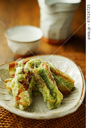 ちくわの磯辺揚げと日本酒 67626725