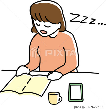 読書中に居眠りをする女性 67627433