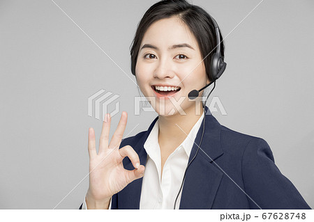 女性 ビジネスウーマン CSスタッフ 女性 ビジネスウーマン CSスタッフ 67628748