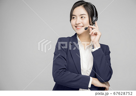 女性 ビジネスウーマン CSスタッフ 女性 ビジネスウーマン CSスタッフ 67628752