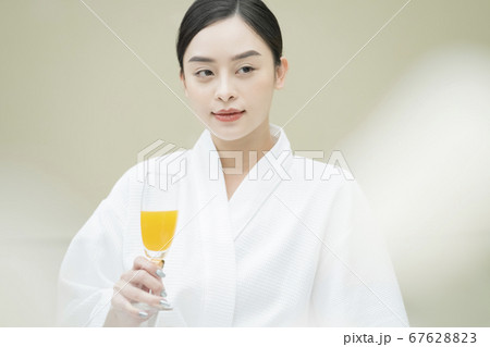 女性 ビューティー エステ リラックス 女性 ビューティー エステ リラックス 67628823
