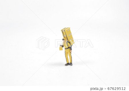 figure people is a up and coming food delivery 67629512