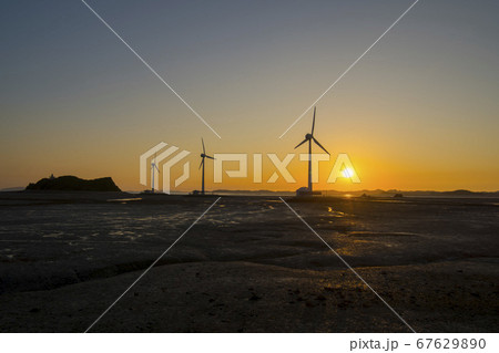 韓国 干潟 風力発電所 67629890
