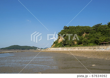 韓国 風力発電所 海 67634092