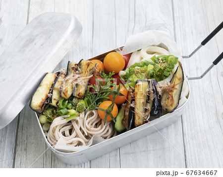 アウトドア、夏のおいしいメスティンのお弁当【ぶっかけそばサラダ】 アウトドア、夏のおいしいメスティンのお弁当【ぶっかけそばサラダ】 67634667