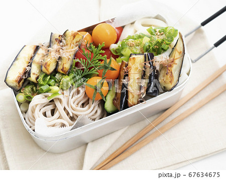 アウトドア、おいしいメスティンのお弁当【ぶっかけそばサラダ】 アウトドア、おいしいメスティンのお弁当【ぶっかけそばサラダ】 67634675