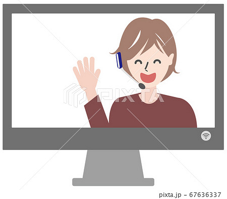 モニターに映る笑顔の女性 67636337