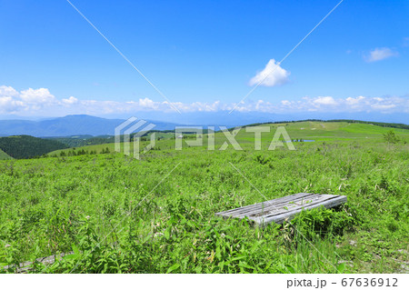 登山休憩　イメージ　霧ヶ峰 67636912