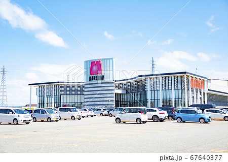 パチンコ店 67640377