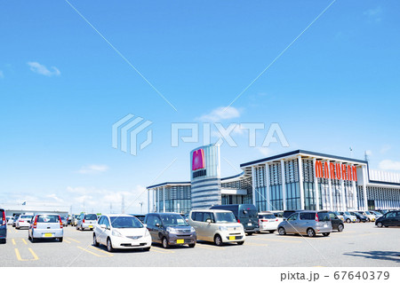 パチンコ店 67640379