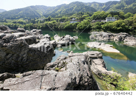 徳島県 春 東みよし町 美濃田の淵 吉野川 徳島県 春 東みよし町 美濃田の淵 吉野川 67640442