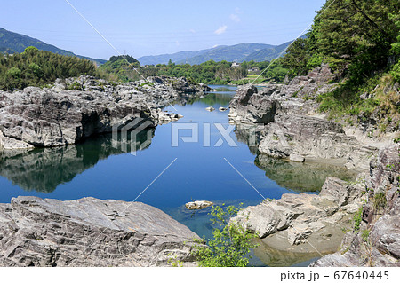 徳島県　春　東みよし町　美濃田の淵　吉野川 67640445