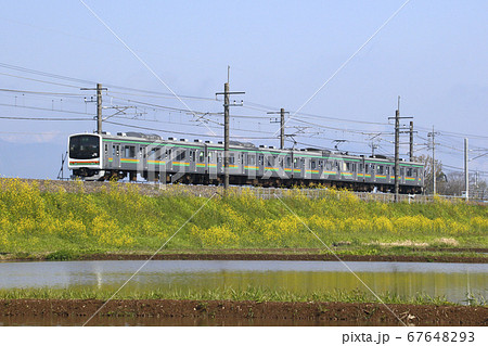 初夏の水田と東北本線205系（元京葉線車両） 67648293
