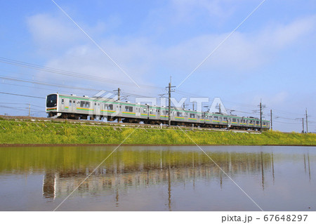 初夏の水田と東北本線205系(元京葉線車両) 初夏の水田と東北本線205系(元京葉線車両) 67648297