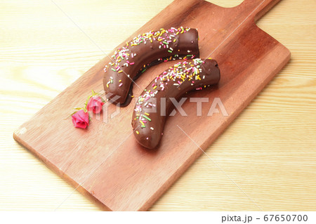 チョコバナナとエディブルフラワー チョコバナナとエディブルフラワー 67650700