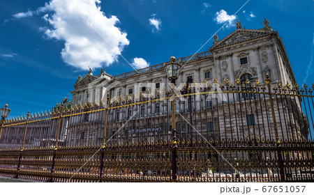 Building Of The Hofburg, The Presidents Residence, Behind Golden Fence At The Inner City Of Vienna In Austria Building Of The Hofburg, The Presidents Residence, Behind Golden Fence At The Inner City Of Vienna In Austria 67651057