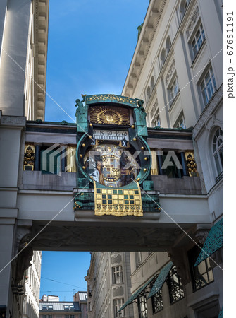 Ankeruhr (Anker clock), Famous Astronomical Art Nouveau Clock On Hoher Markt in Vienna Austria, Build By Franz Matsch In 1914 Ankeruhr (Anker clock), Famous Astronomical Art Nouveau Clock On Hoher Markt in Vienna Austria, Build By Franz Matsch In 1914 67651191