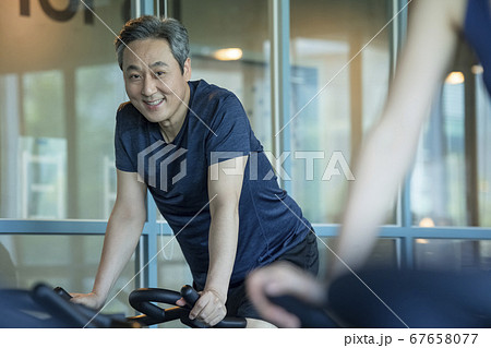 男 男性 男の子 67658077