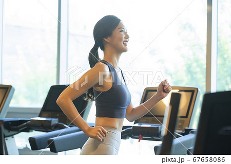 女性 女 女の子 67658086