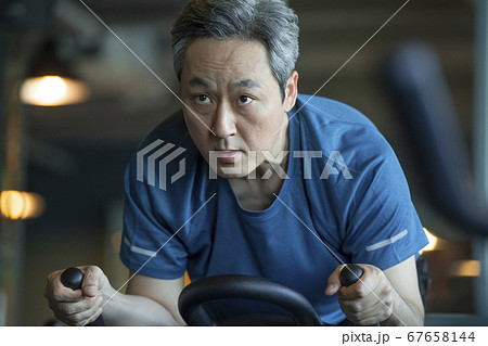 男 男性 男の子 67658144